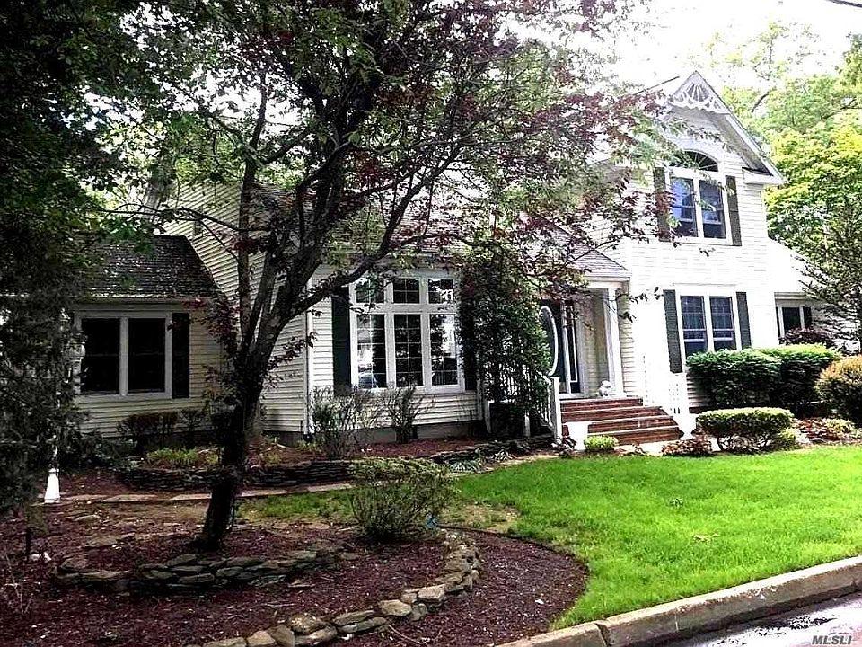 1st image of 220 Saint James Ave N