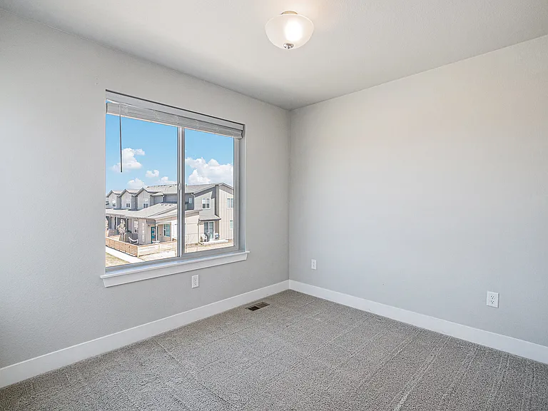 6019 Denys Dr — Photo 21