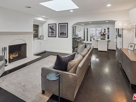 4th image of 460 Lincoln Blvd