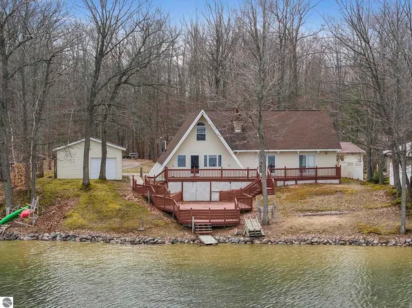 4772 Sands Park Dr NE, Kalkaska, MI 49646