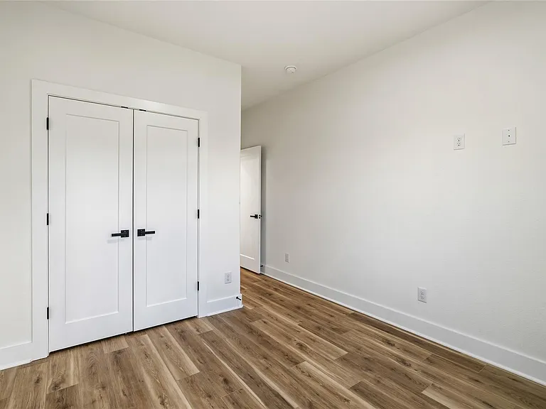 4661 Phlox St #B — Photo 11