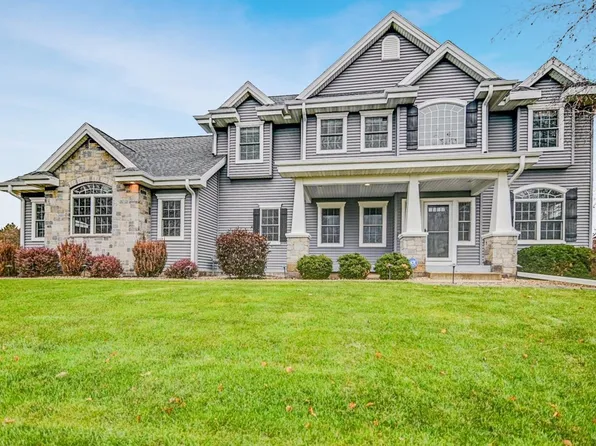 6393 Irving Dr, Sun Prairie, WI 53590