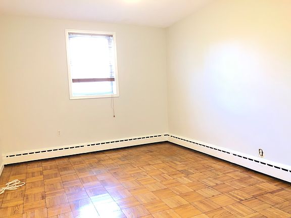 5th image of 36 Duncan Ave #12E