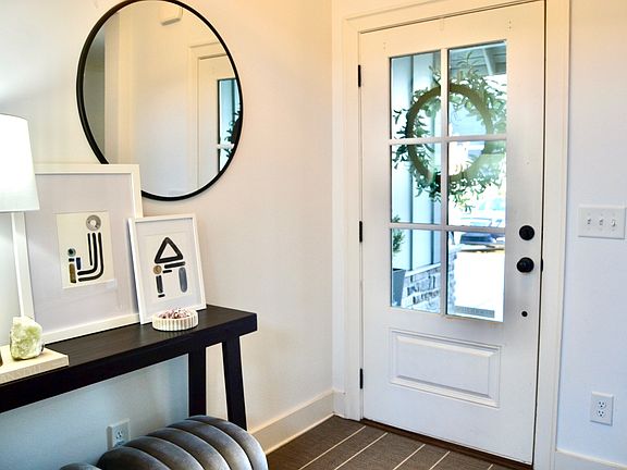 3rd image of 784 Plowson Rd