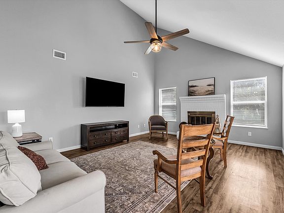 3rd image of 115 Turtle Cove Dr
