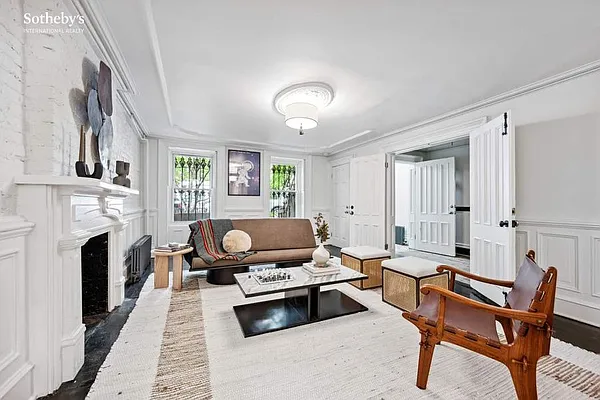 Sold by Sotheby's International Realty | media 18