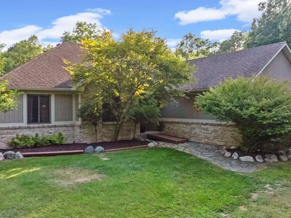 6715 N Pointe, China, MI 48054