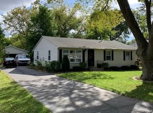 531 N Glenwood Pl, Aurora, IL 60506