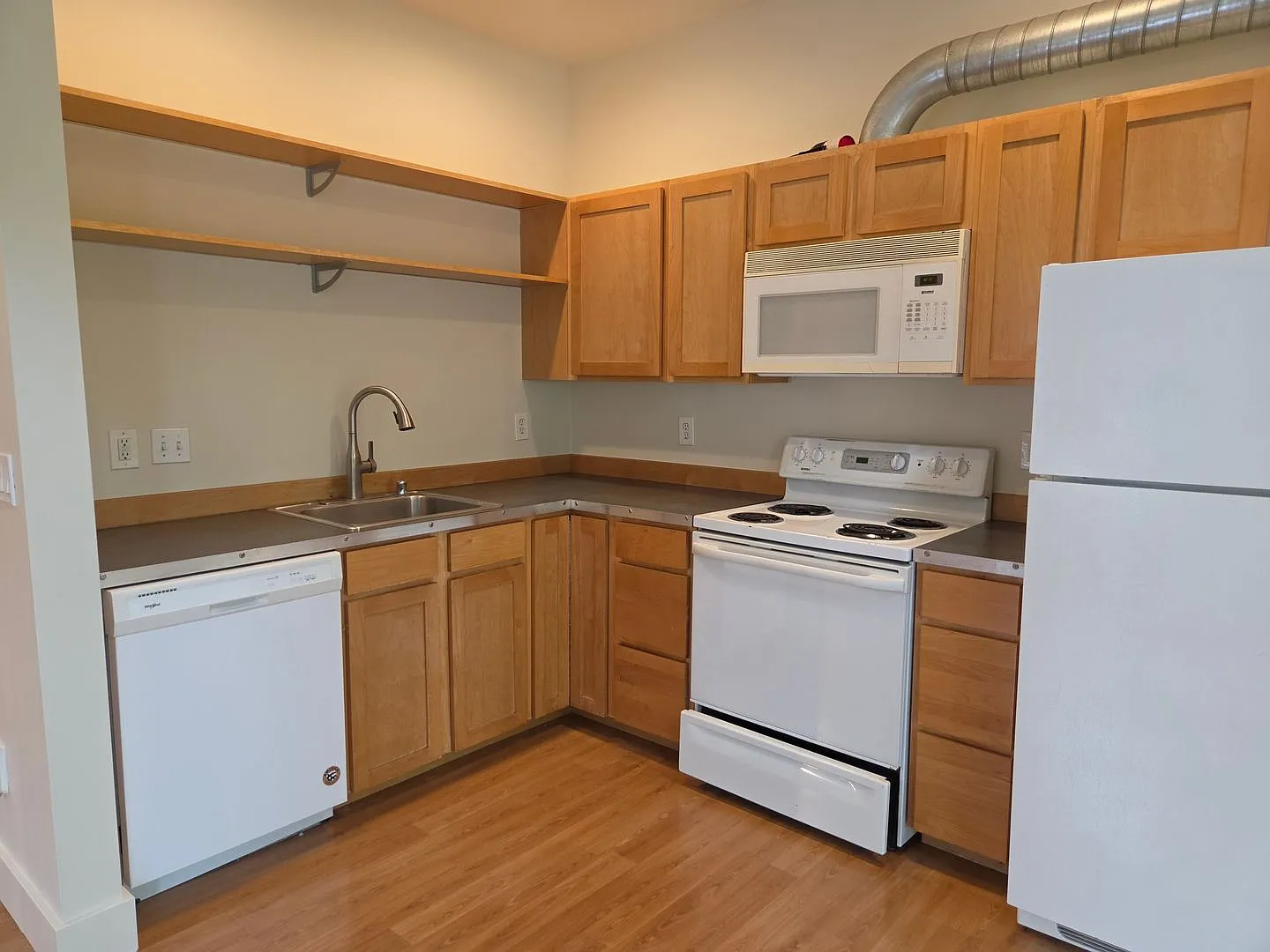 Wallingford Court 4038 — Photo 3