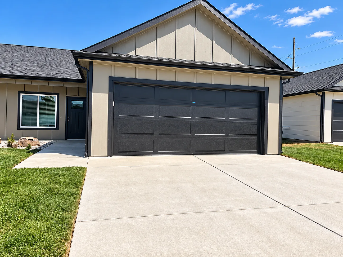 3 bed, 1230 sqft, $1,595 — Photo 1