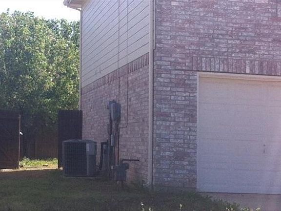 2nd image of 2200 Overlook Ln