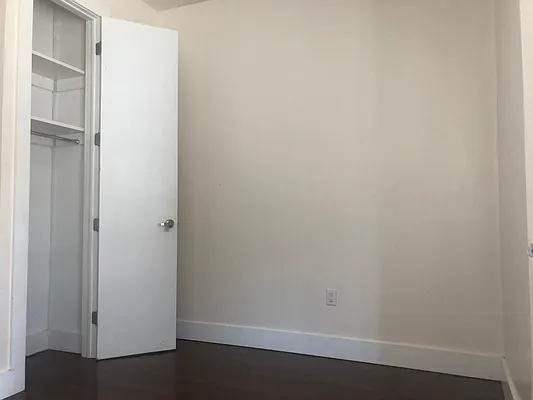 Rented by Premier Metro Realty Corp | media 6