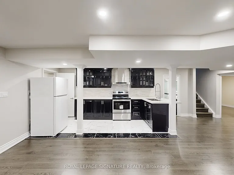 38 Havanna Cres #BASEMENT — Photo 3