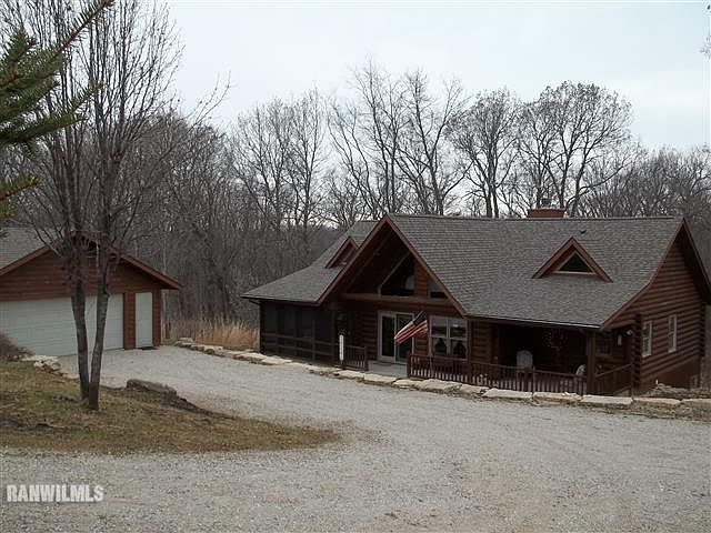 1st image of 5 Hawthorn Ln