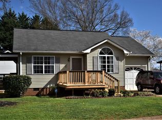 10 E Crossridge Dr, Greenville, SC 29617