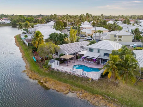 15401 SW 47th Ter, Miami, FL 33185