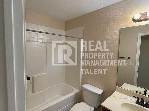 4th image of 523 Karey Dr #A