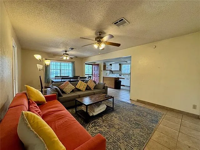 1003 Pine St — Photo 3