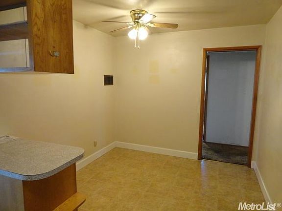 3rd image of 330 Olive Ct