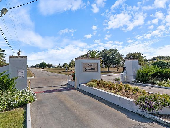 3rd image of 497 Arrowhead Dr