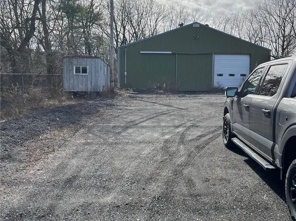 832 Trexlertown Rd, Breinigsville, PA 18031