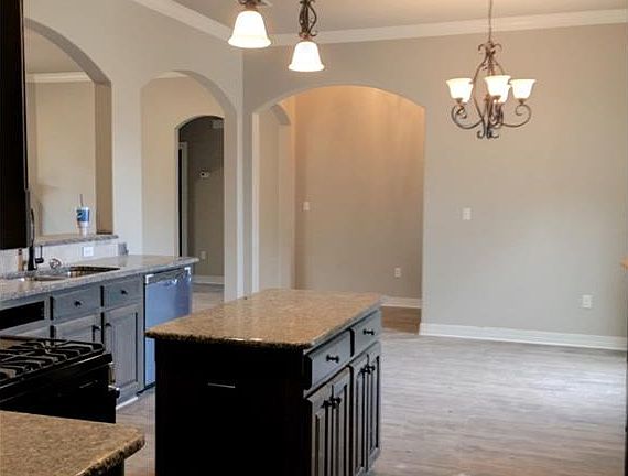 5th image of 717 Fir Wood Ln #18