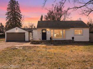 8608 Grace St, Shelby Township, MI 48317