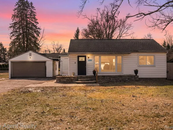 8608 Grace St, Shelby Township, MI 48317