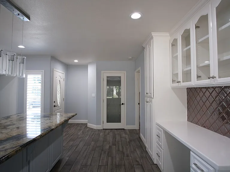 1436 Albany Ave — Photo 12