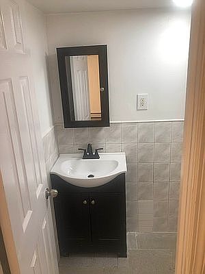 4th image of 7218 Avenue M #B