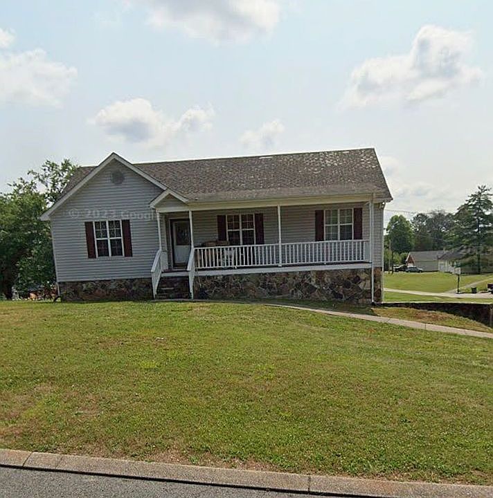 1st image of 164 Lauren Cir