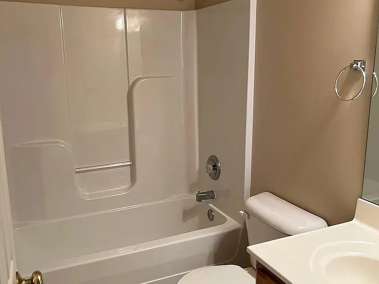 24 Chesterfield Ct — Photo 4