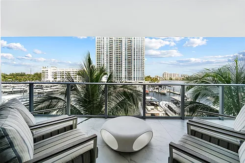 17111 Biscayne Blvd #307 Photo 1