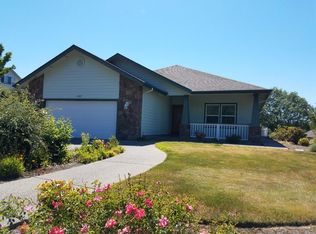 1547 Panoramic Loop, Grants Pass, OR 97527