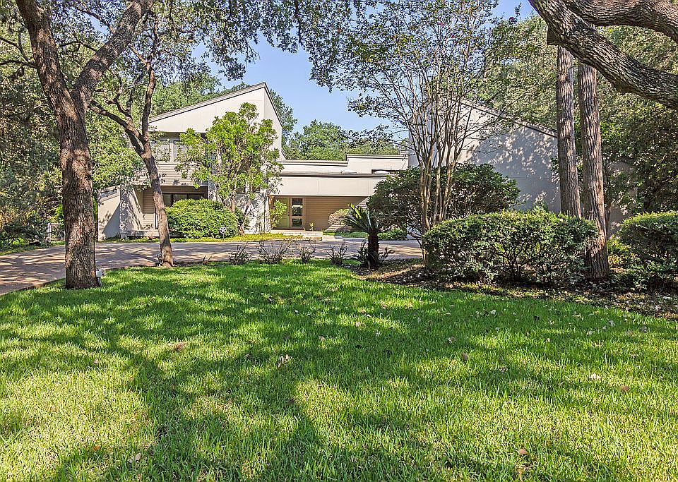 1st image of 107 Pepper Bush St