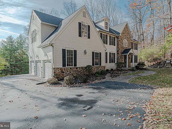 2nd image of 286 Old Kings Hwy
