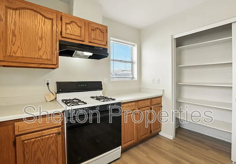 345 N 15th St — Photo 16