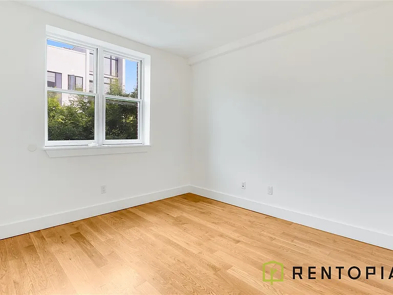 106 Meserole St #203B — Photo 6