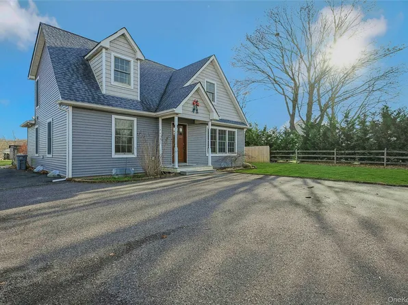 1727 Main Road, Jamesport, NY 11947