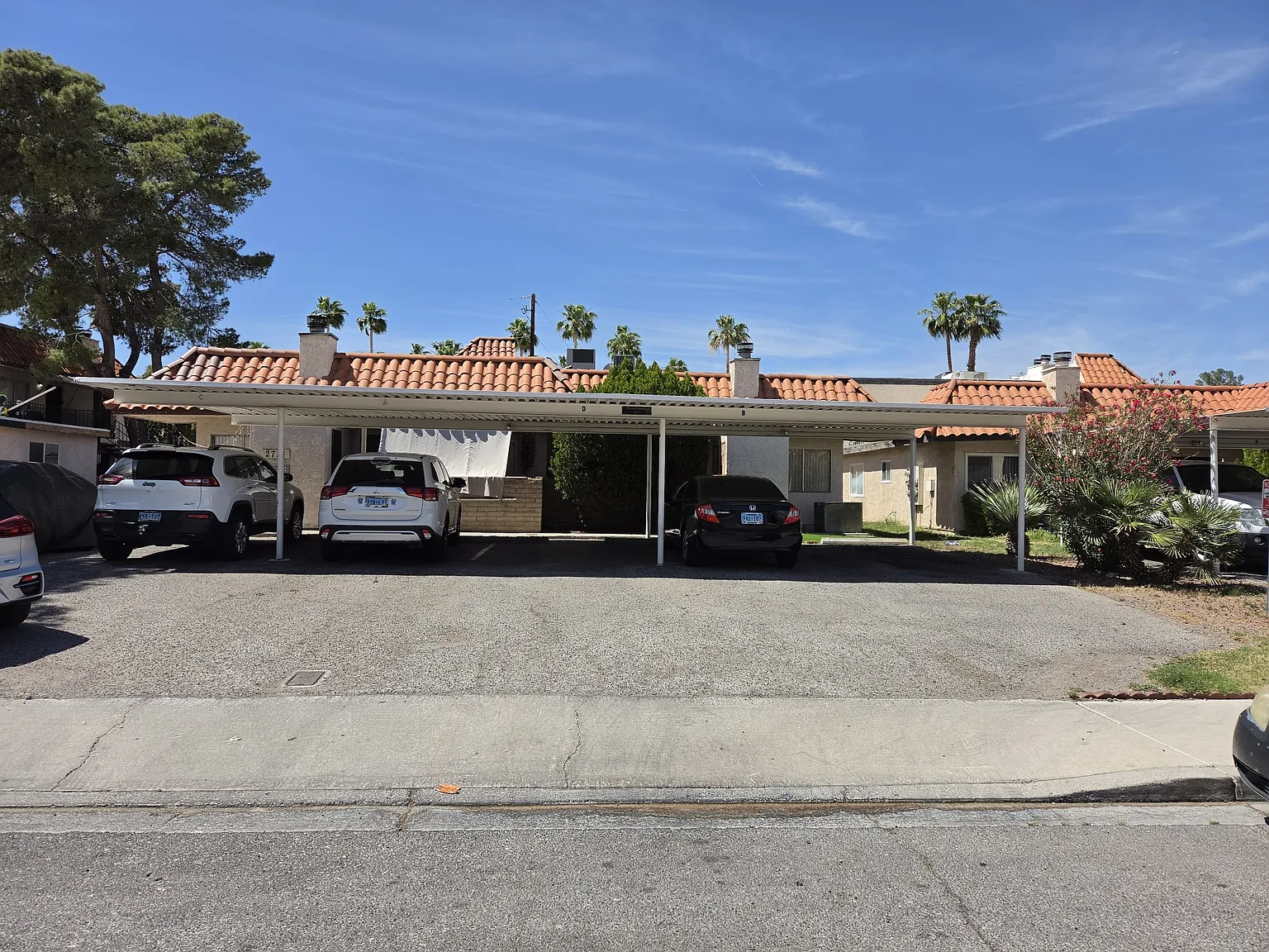 2 bed, 936 sqft, $1,300 — Photo 1