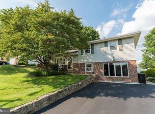200 Durley Dr, Broomall, PA 19008