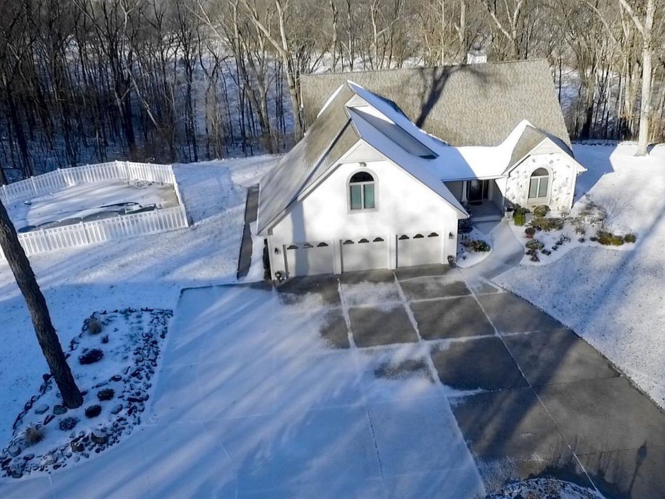 10251 Hartland Rd, Fenton, MI 48430 Zillow
