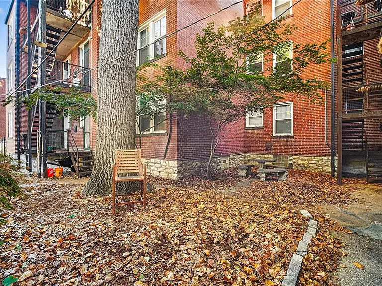 1949 Alfred Ave #3N — Photo 23