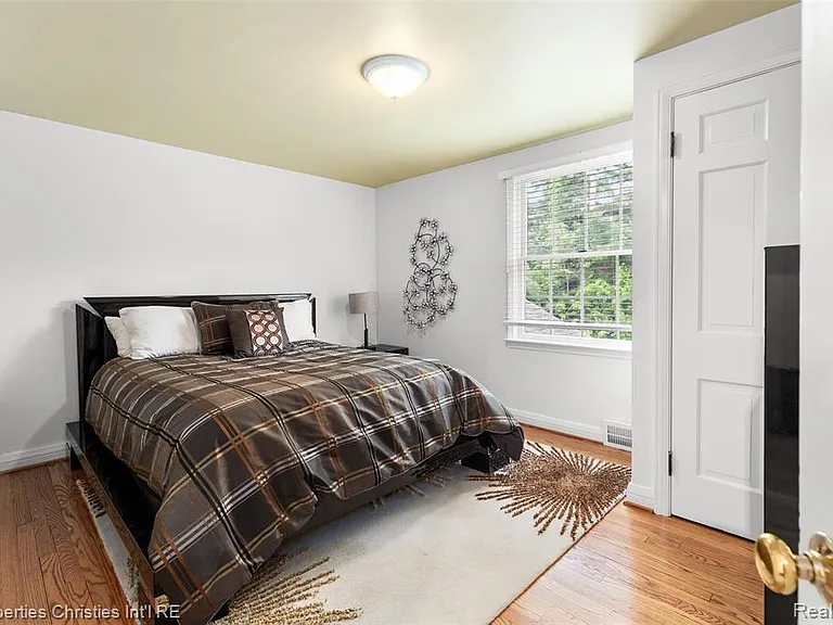 1688 Northlawn Blvd — Photo 16