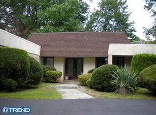 826 Thomas Rd, Lafayette Hill, PA 19444