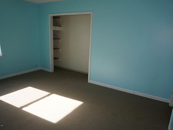 05) Bedroom