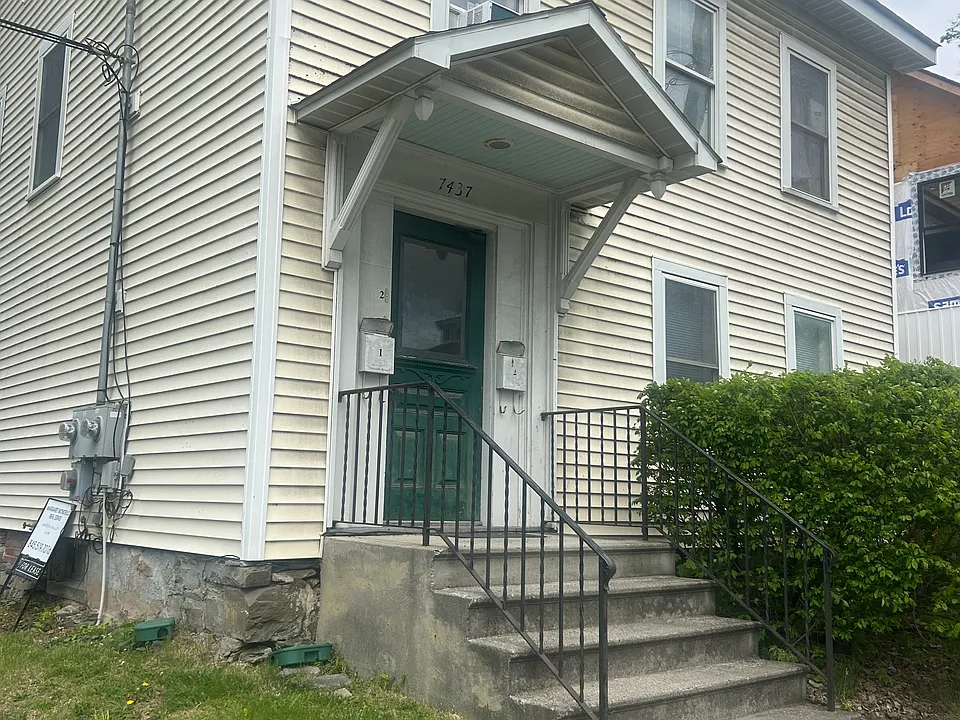 7437 S Broadway #2