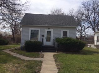 417 E 1st Ave, Mitchell, SD 57301