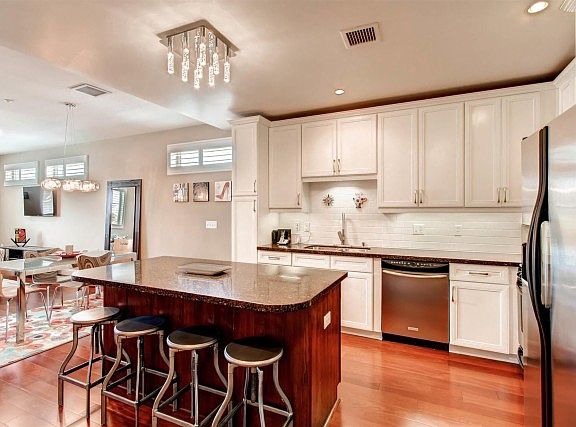 4th image of 3972 Albatross St #205