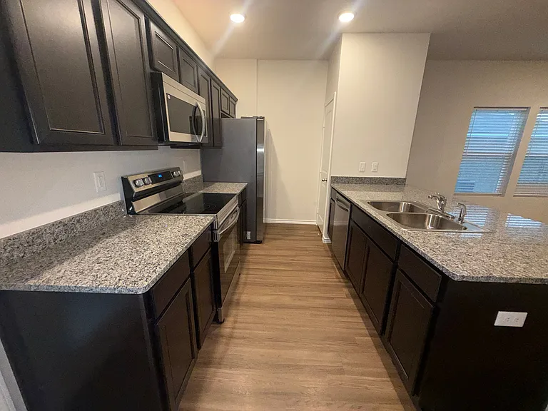 3110 Mesa Dr — Photo 4